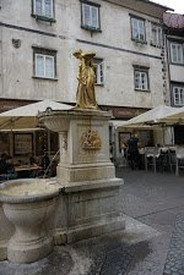 Fish Square (Ribji trg)-卢布尔雅那必去景点