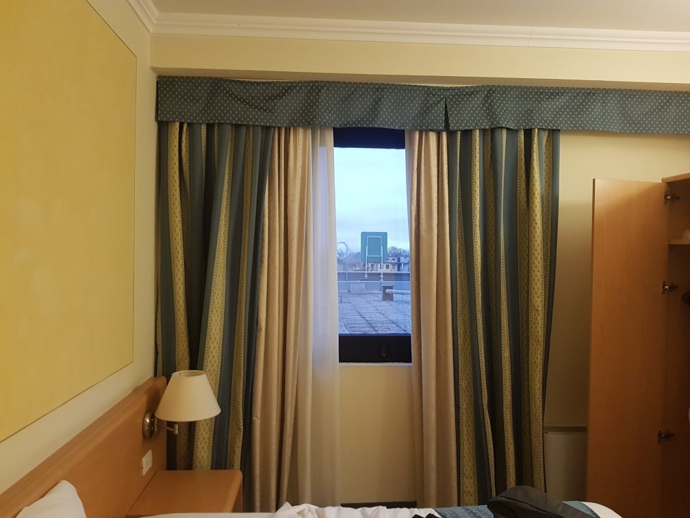 Continental Hotel Brescia主图