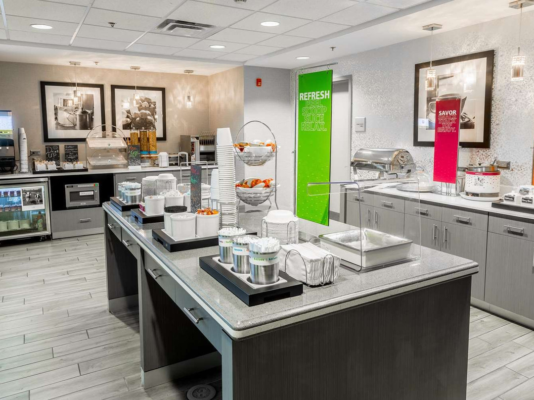 Hampton Inn & Suites Dublin主图