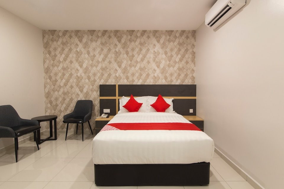 B&L Hotel by Oyo Rooms主图