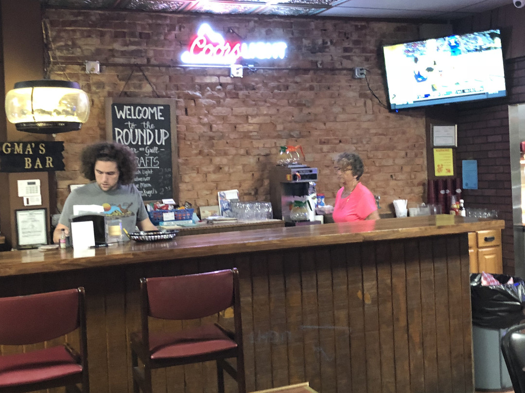 Seneca旅游景点-The Roundup Bar & Grill