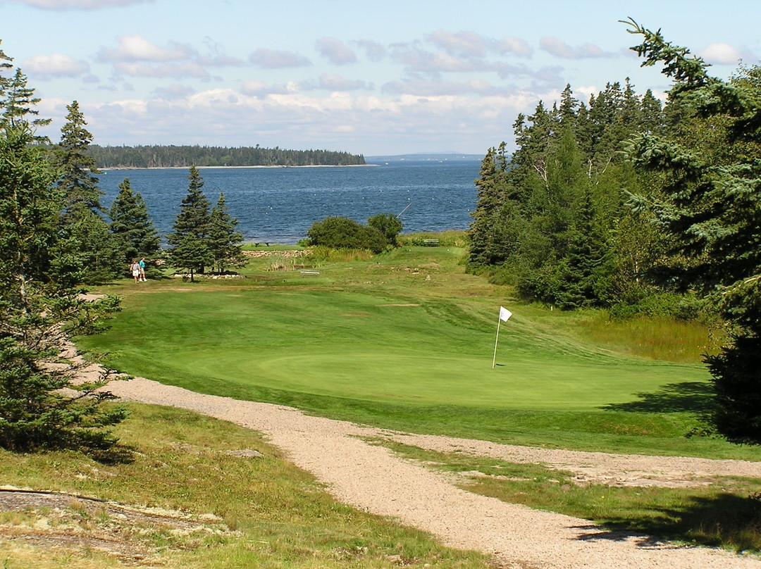 Grindstone Neck Golf Course景点图片