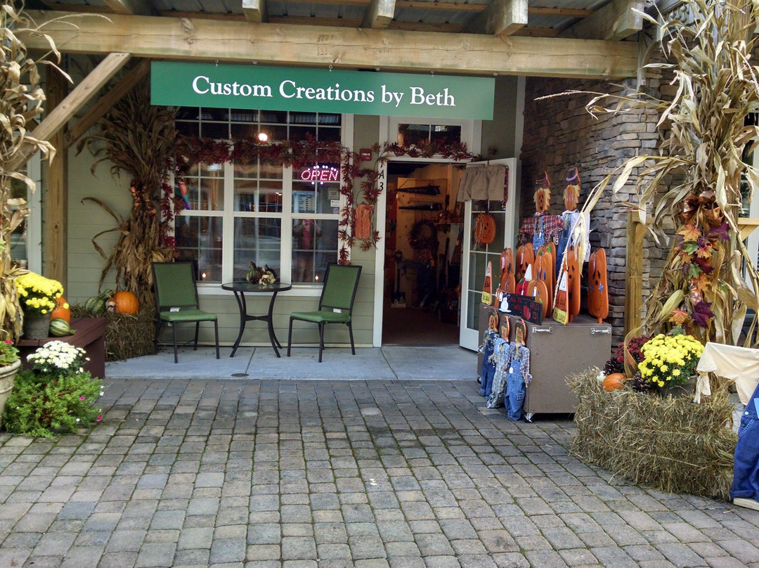 Custom Creations By Beth-盖林柏格必去景点