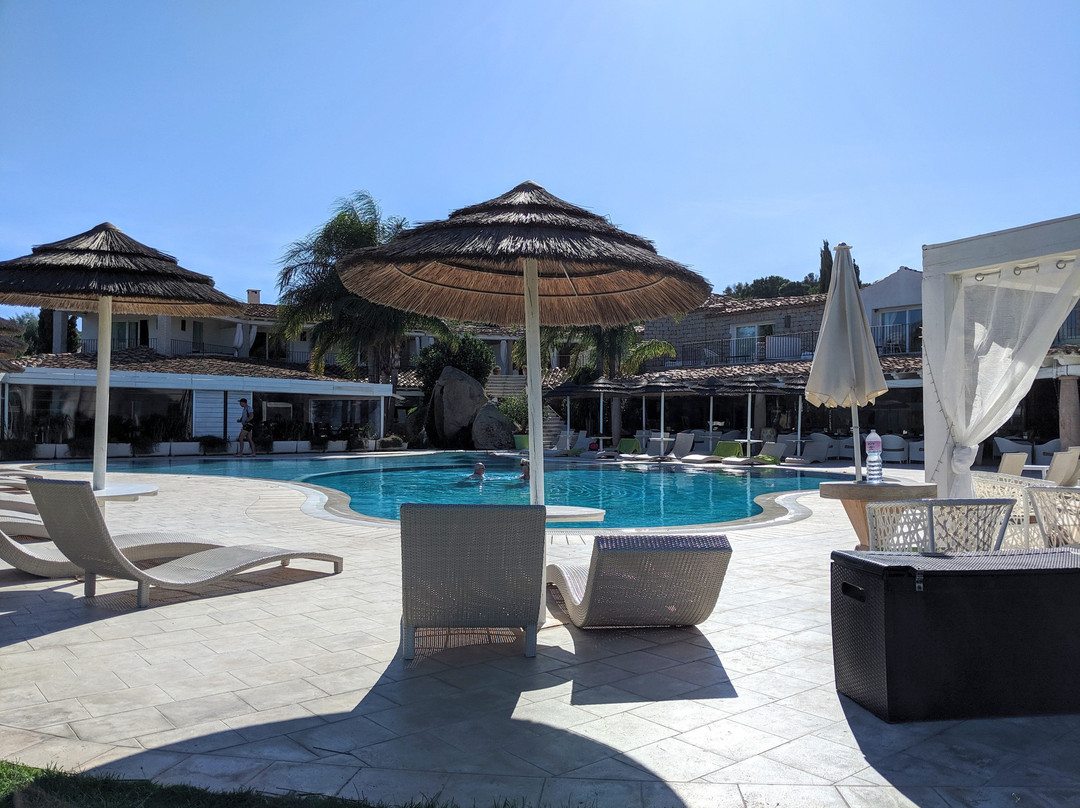 维拉斯别墅度假酒店主图