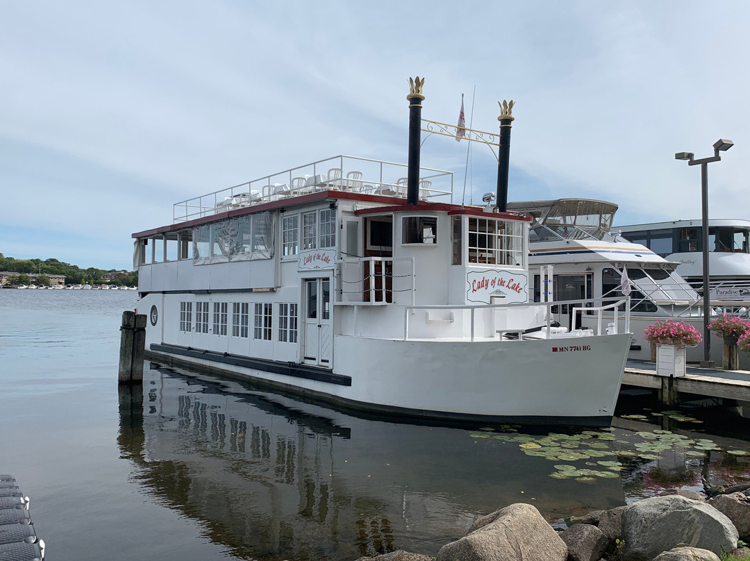 Lady of the Lake Cruise景点图片