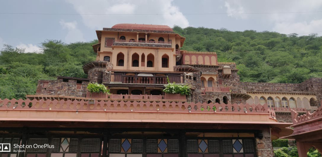 Starlit Suites主图