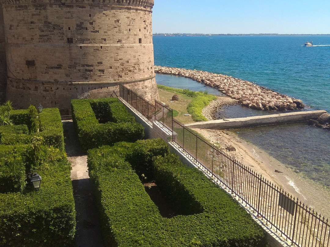 Castello Aragonese-塔兰托必去景点