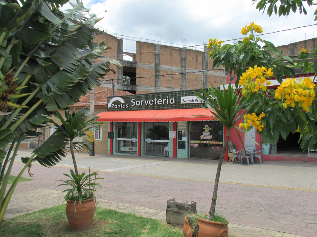 Prça Virgílio de Melo Franco-Bueno Brandao必去景点