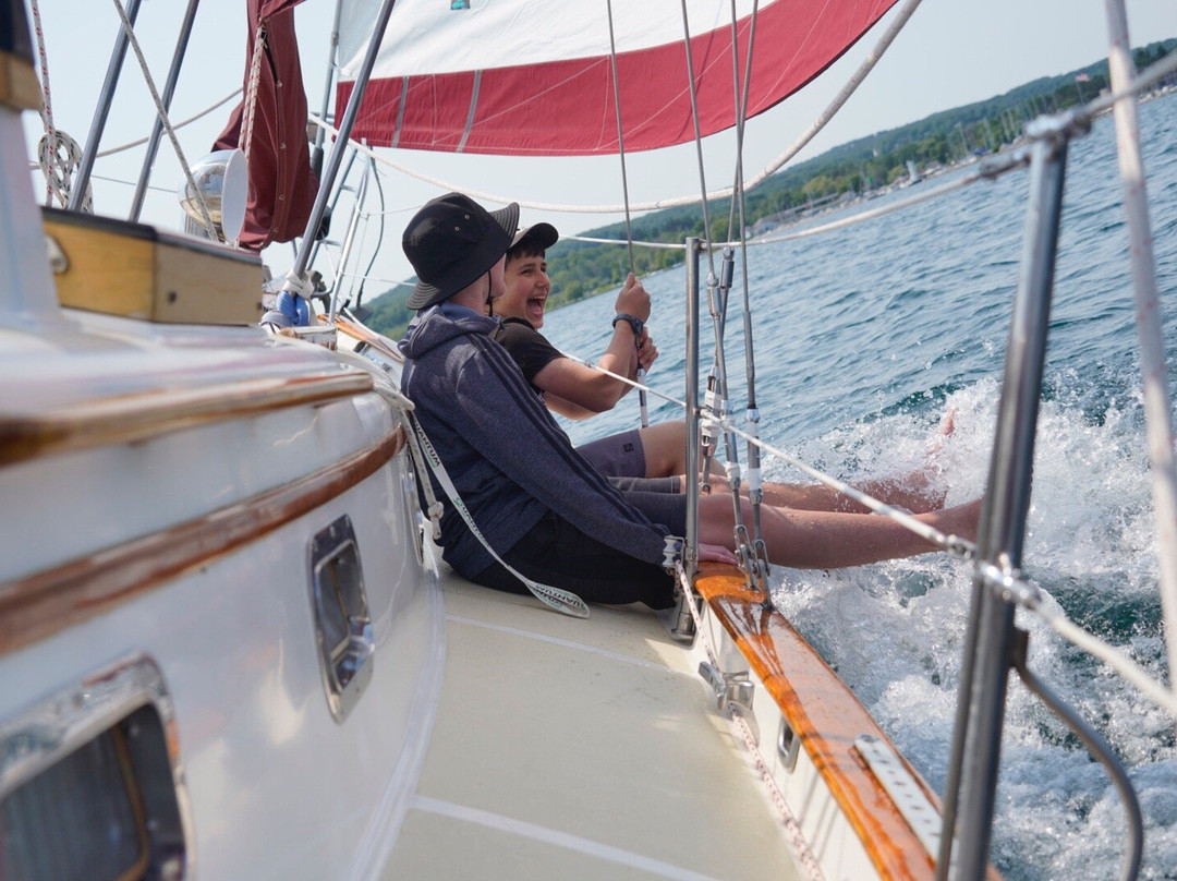 Sailing Yacht Scout - Day Tours-特拉弗斯城必去景点