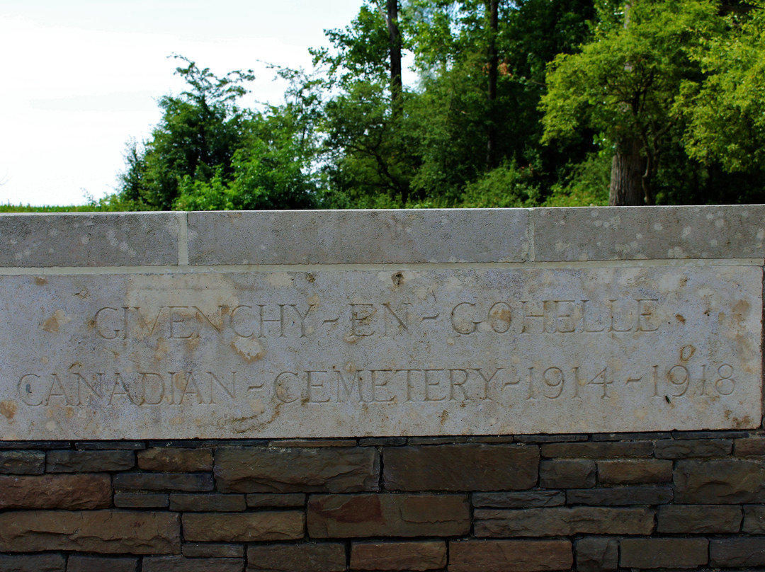 Givenchy-en-Gohelle Canadian Cemetery景点图片