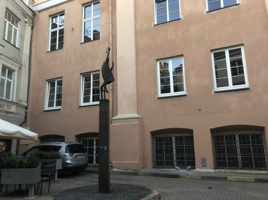 Lamplighter statue-维尔纽斯必去景点
