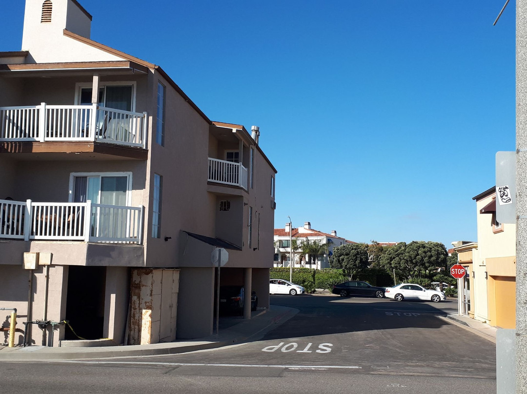 Ocean Surf Inn & Suites主图