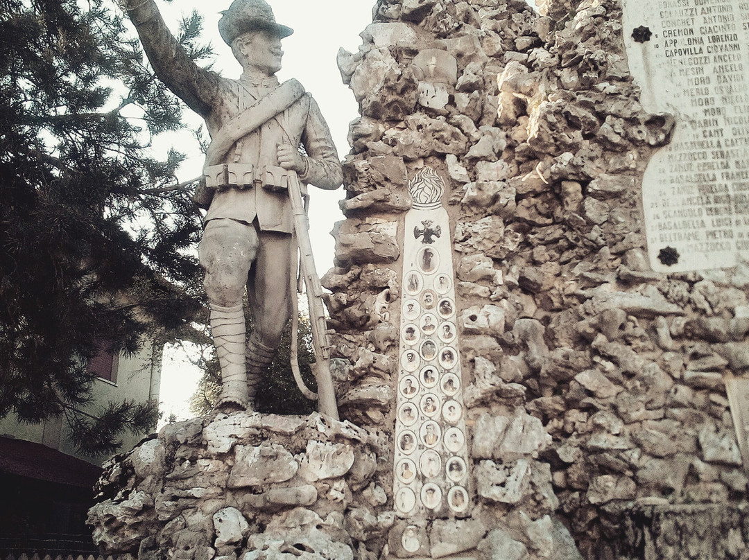 Monumento ai Caduti Guerra 1915 - 1918 di Villotta景点图片