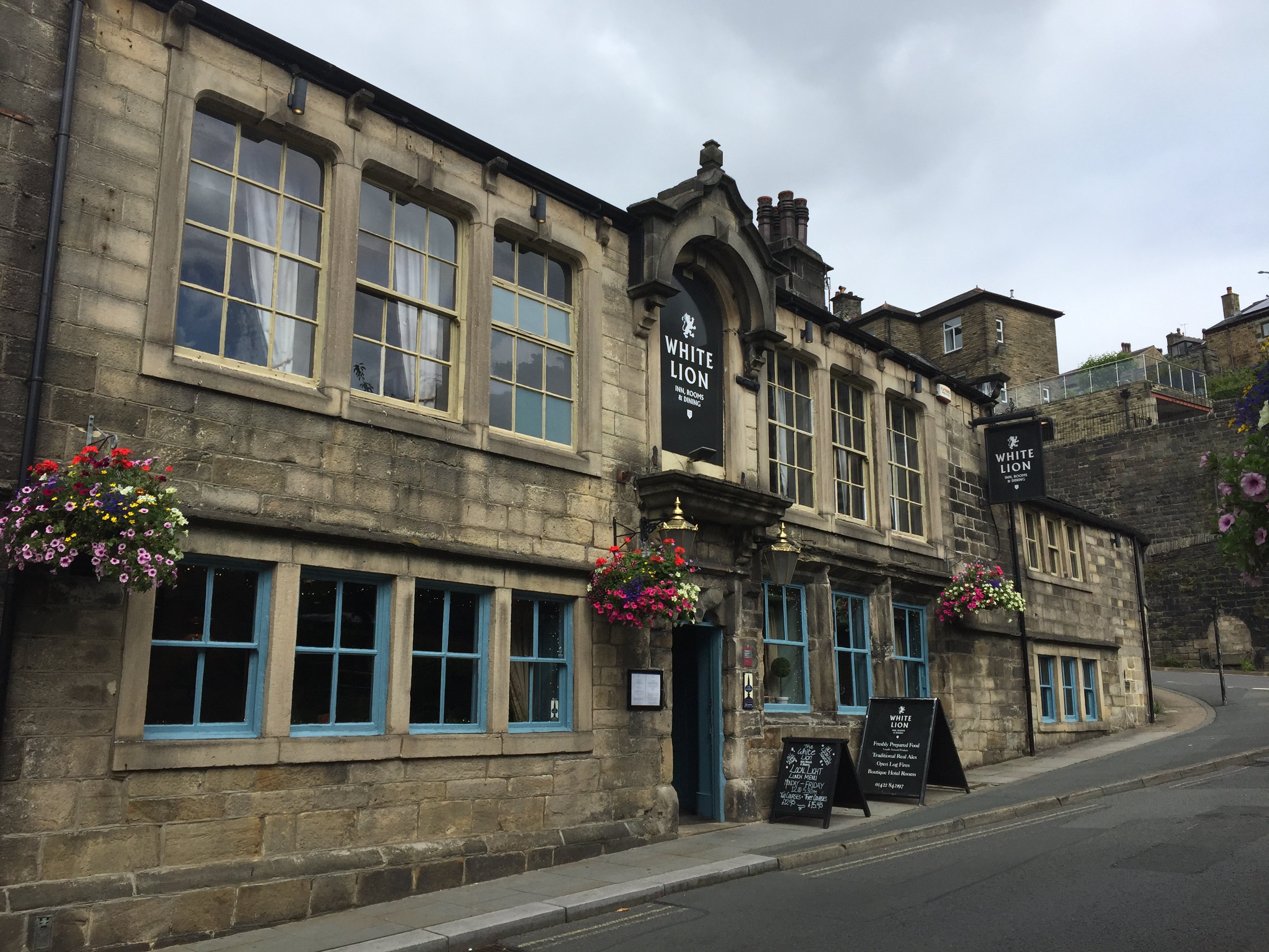 The White Lion Hotel-浴室