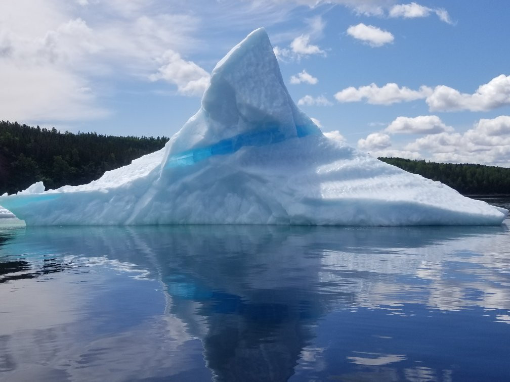 By The Sea Inn & Cafe主图