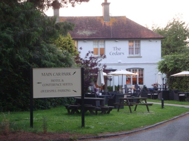 Cedars Inn Hotel主图