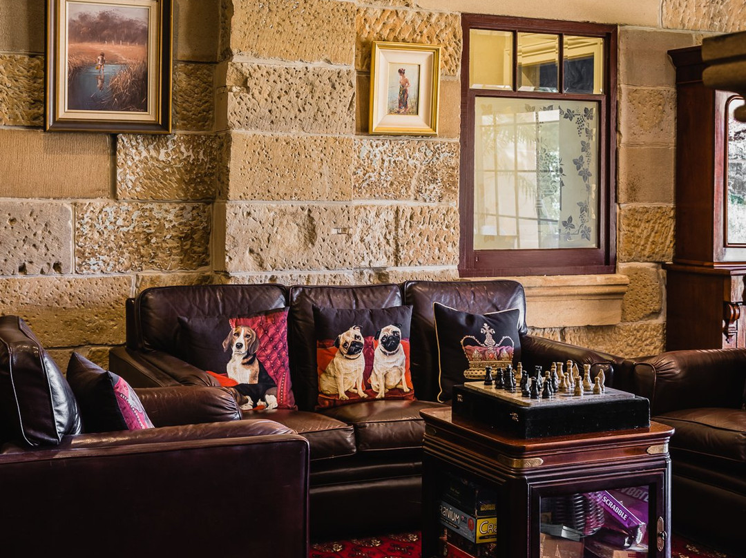 Capers Guest House主图