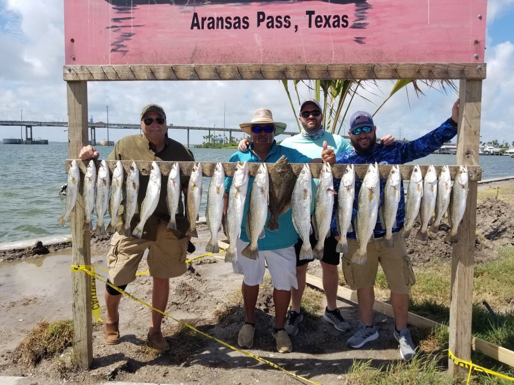 Charles Ives To The Limit Guide Service-Aransas Pass必去景点