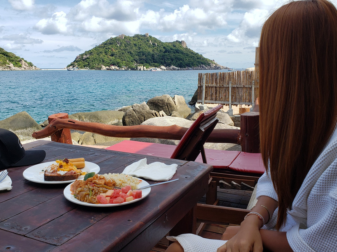 杜斯特邦查度假村主图