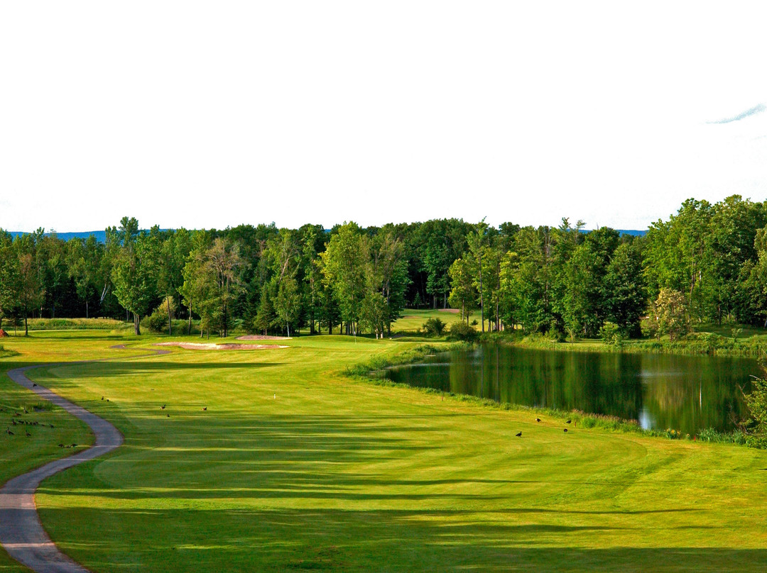 Loch March Golf & Country Club景点图片