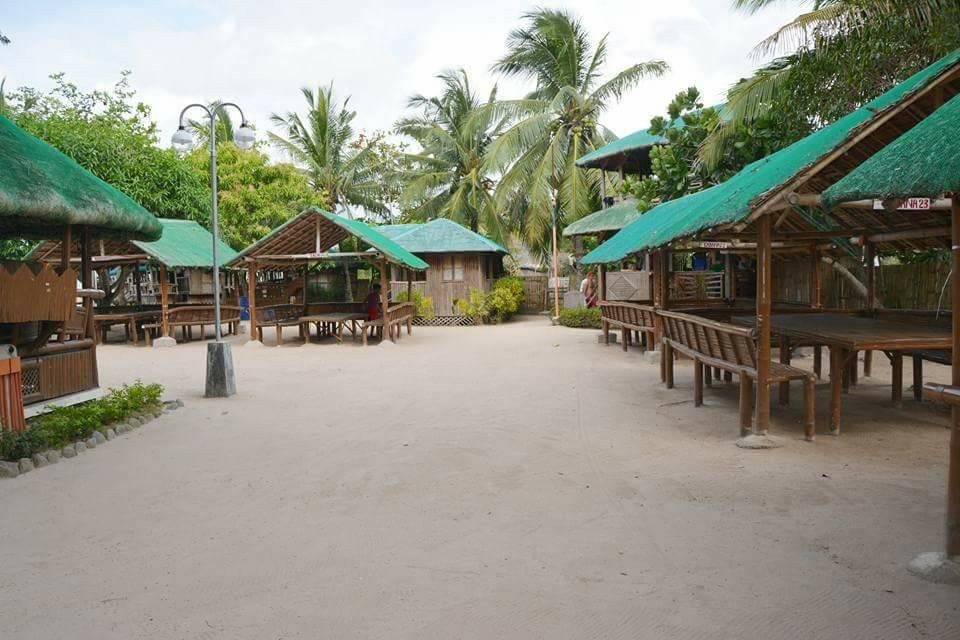 One Laiya Beach Resort景点图片