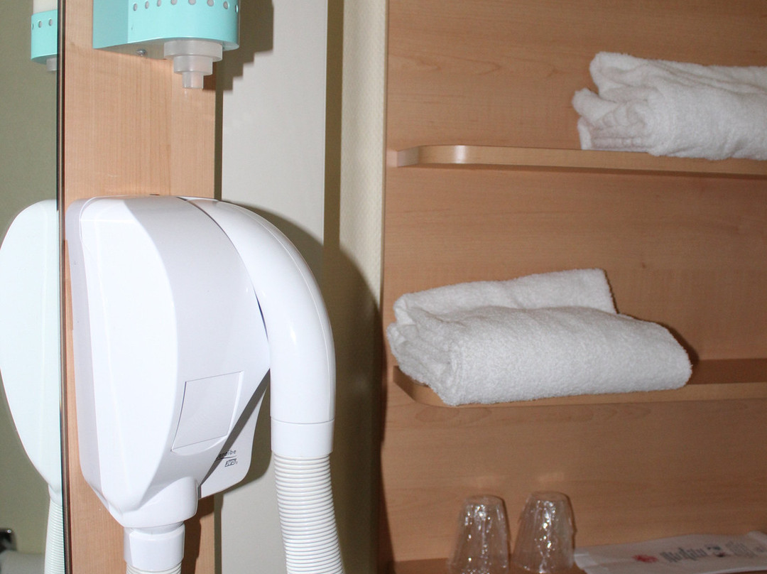 米卢斯中心舒适英式酒店主图