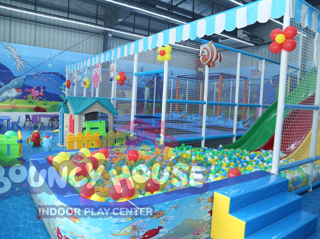 Bouncy House景点图片