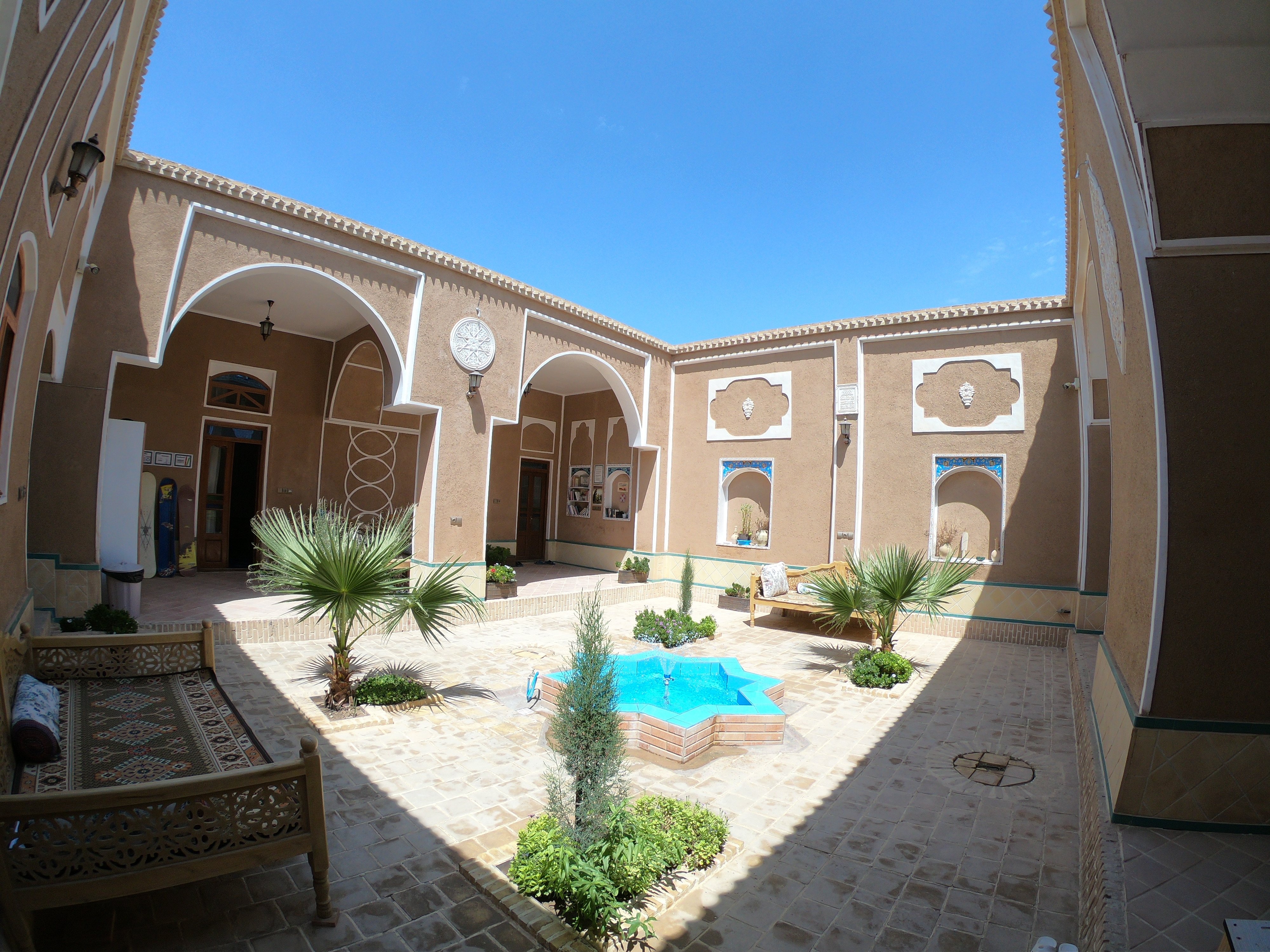 Negaar Varzaneh Traditional Guesthouse-官方