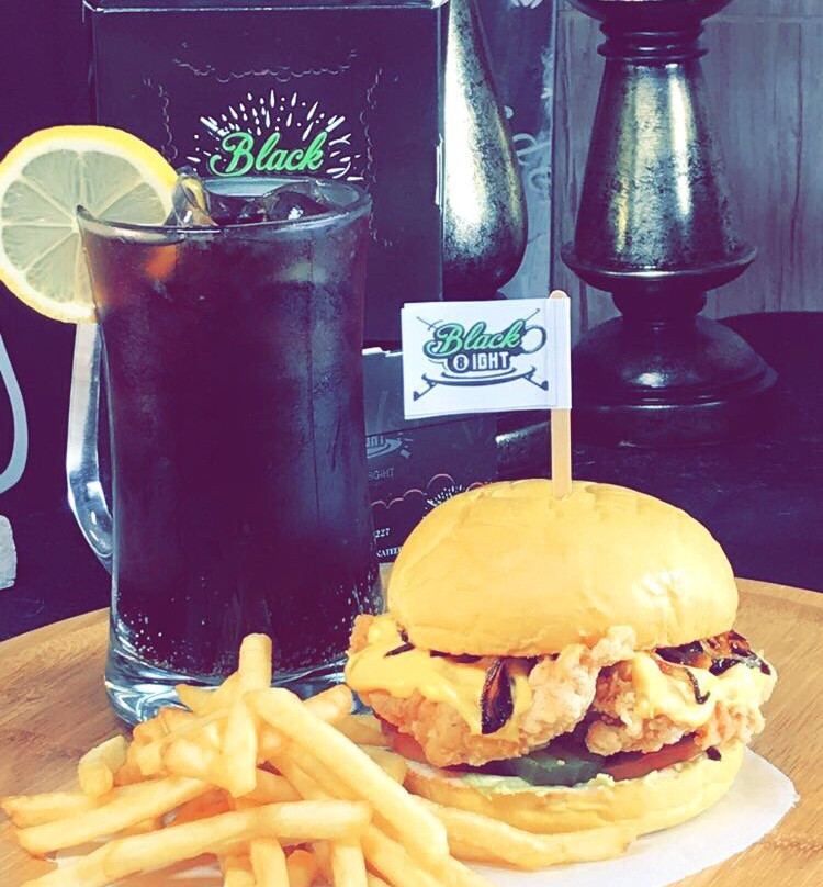 Black 8ight Cafe-朱拜尔必去景点