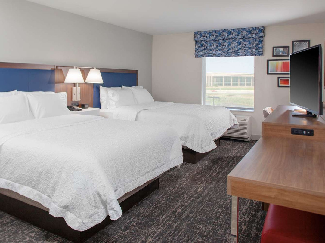 Hampton Inn & Suites Chicago Burr Ridge主图