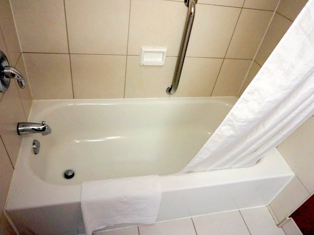 Hampton Inn & Suites By Hilton Laval (210125)主图