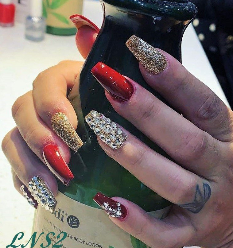 Le’s Nails and Spa II-德斯普兰斯必去景点