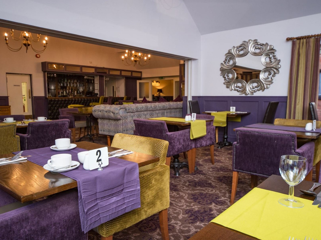 Henley Hotel主图