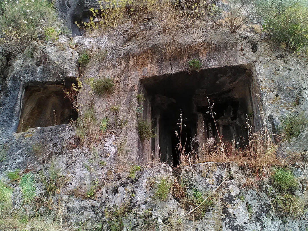 Amynthas Rock Tomb景点图片