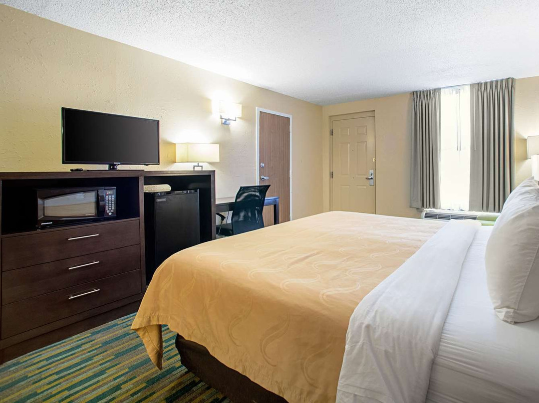 Quality Inn Near Six Flags St. Louis主图
