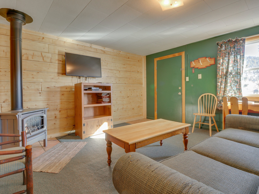 Foothills Lodge & Cabins主图