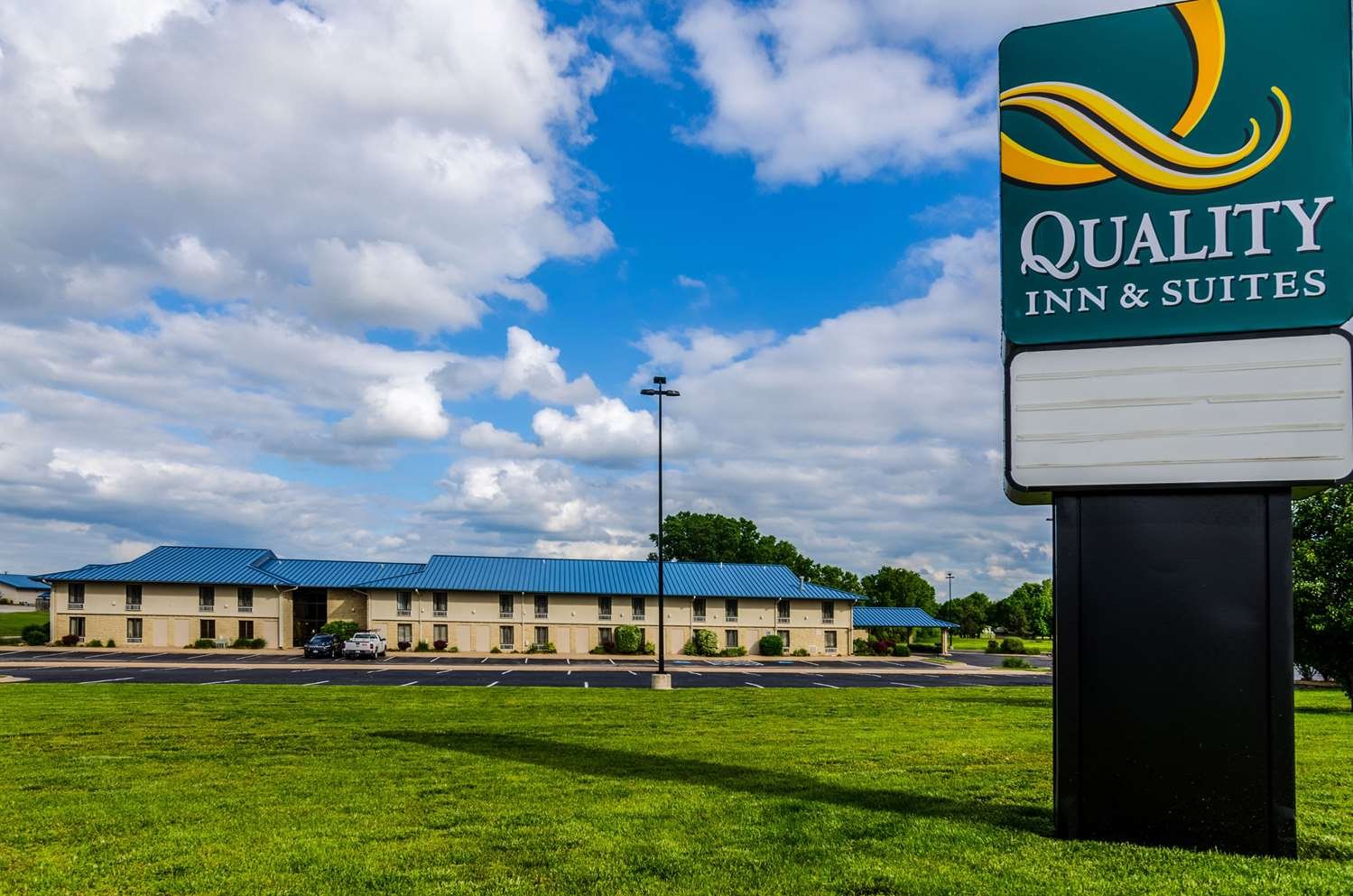 Quality Inn & Suites-官方
