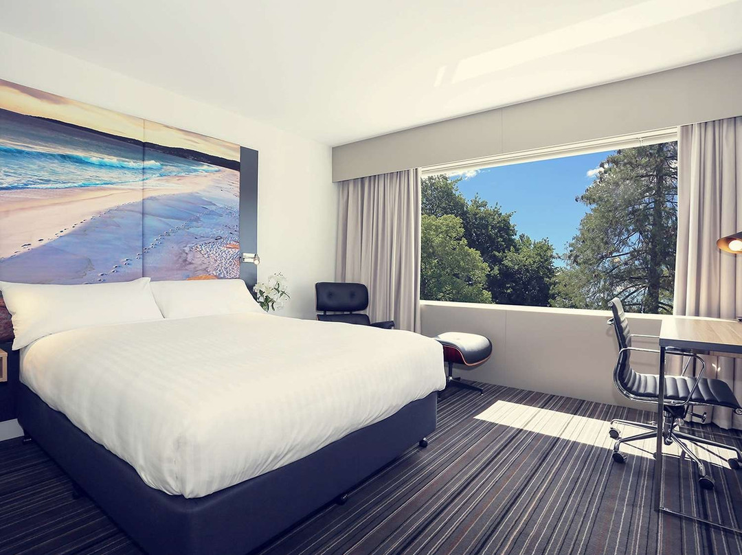 美居朗塞斯顿酒店主图