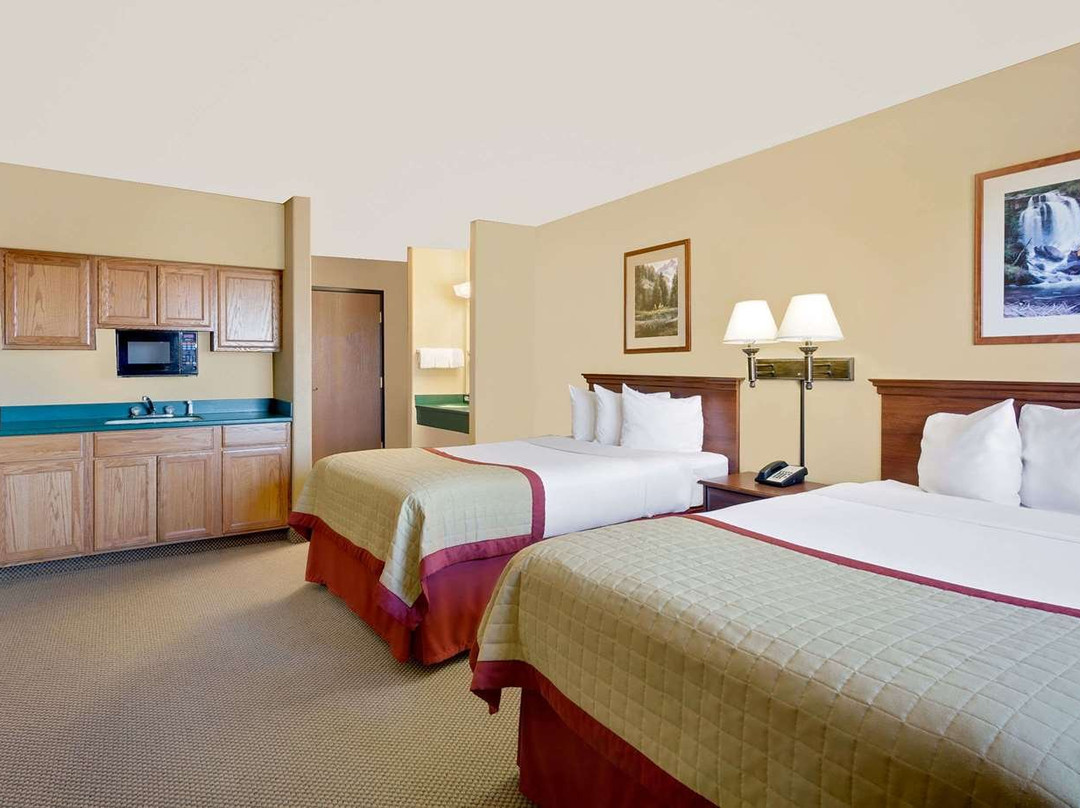 Pinedale Hotel & Suites主图