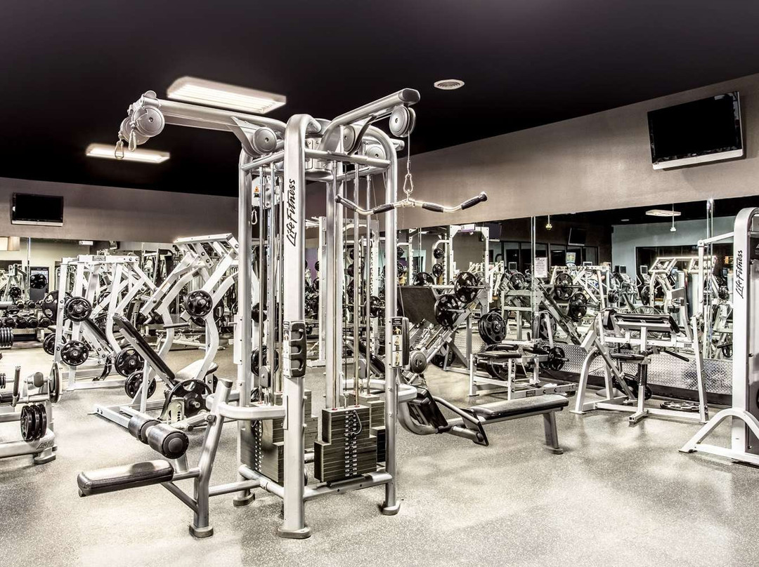 布莱克福特速8酒店主图