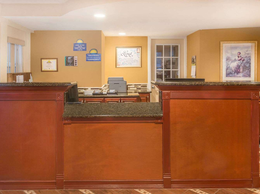 基恩城戴斯酒店主图