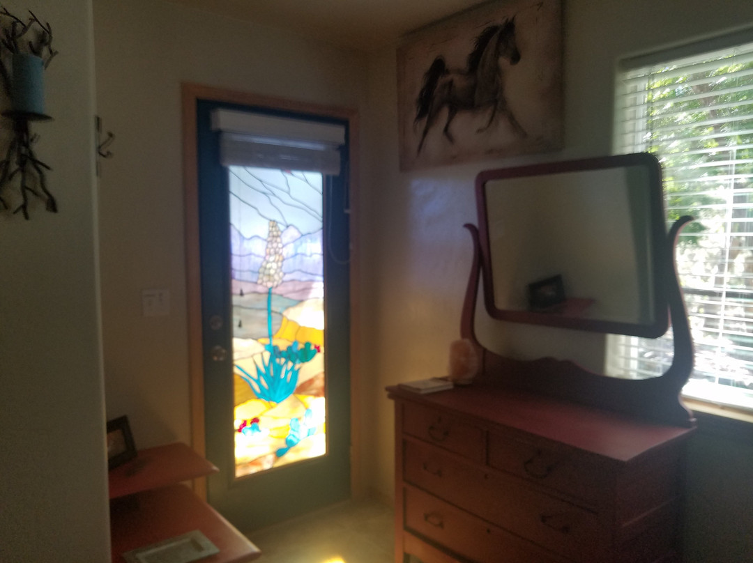 Grizzly Roadhouse Bed & Breakfast主图