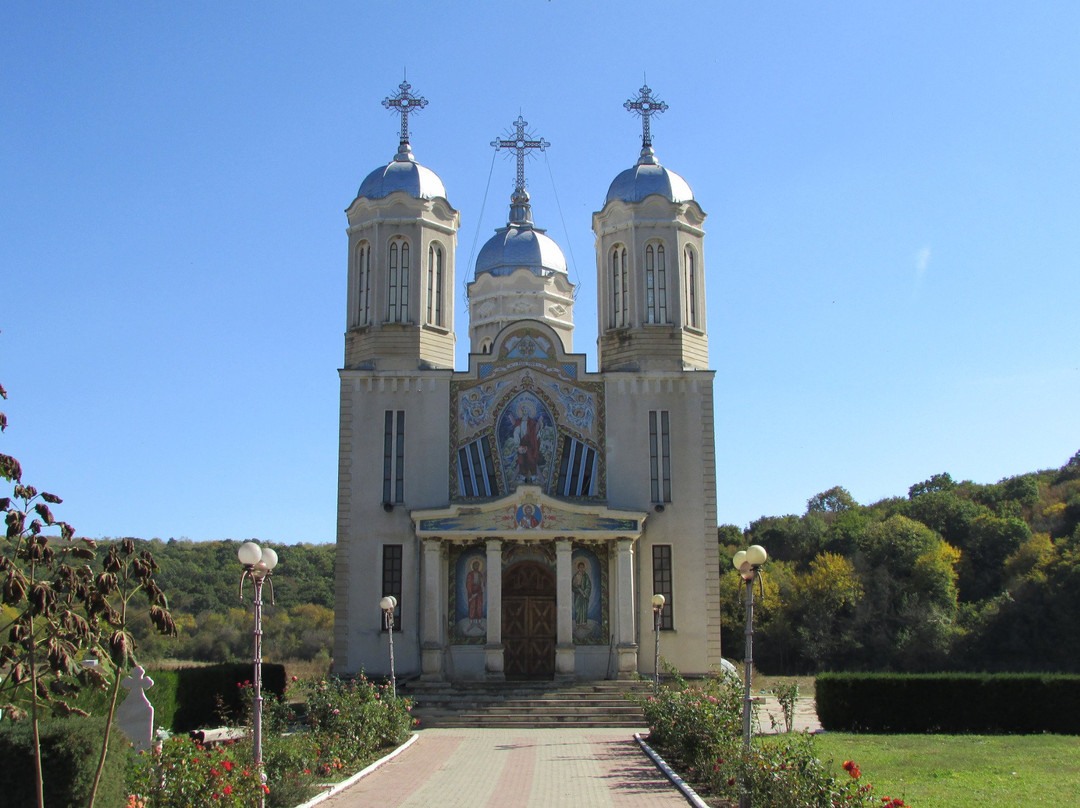 Saint Andrew's Cave Monastery景点图片