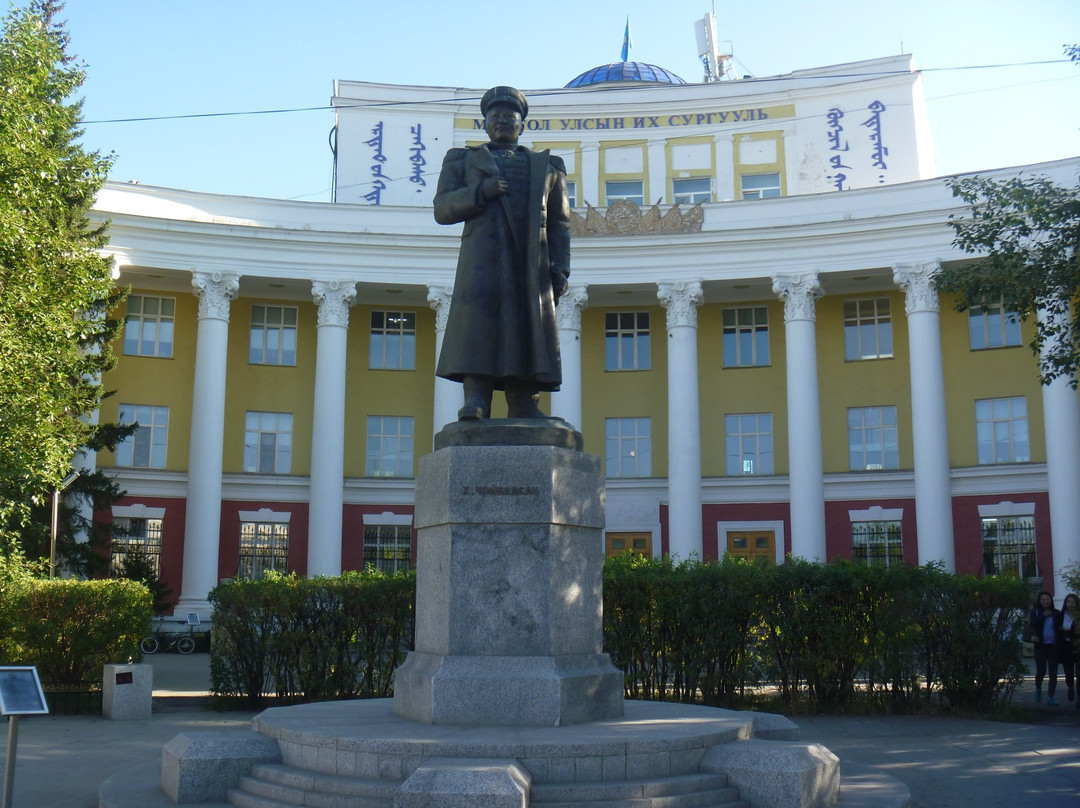 Khorloogin Choibalsan Statue-乌兰巴托必去景点