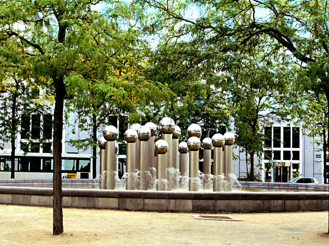 La Fontaine Pol Bury-布鲁塞尔必去景点