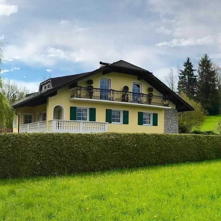 Henndorf am Wallersee酒店住宿-Landhaus Loeckinger