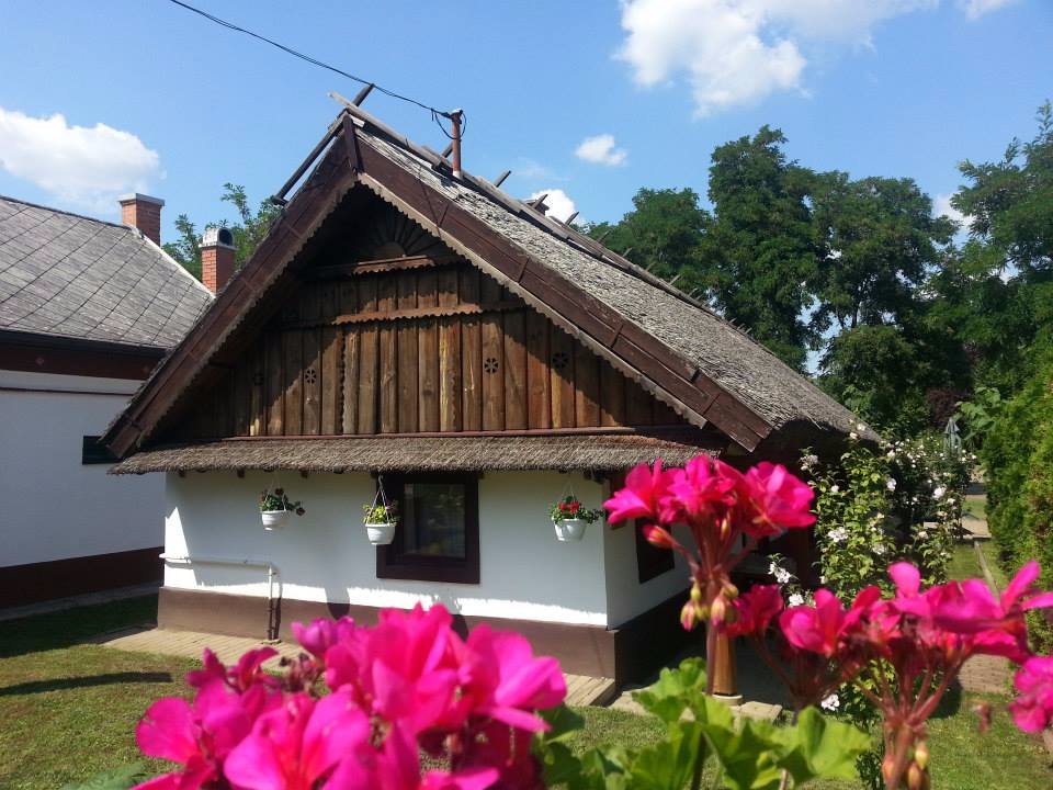 Pusztahaus-官方