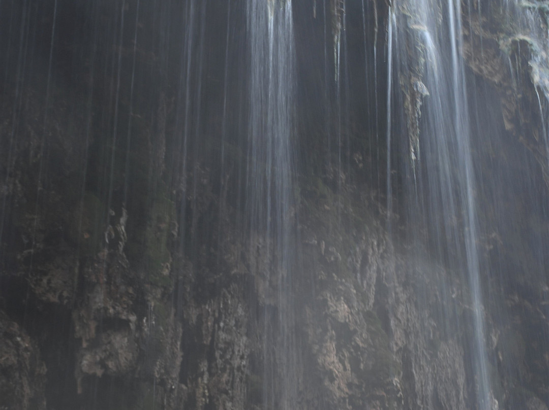 Thermal Waterfall景点图片