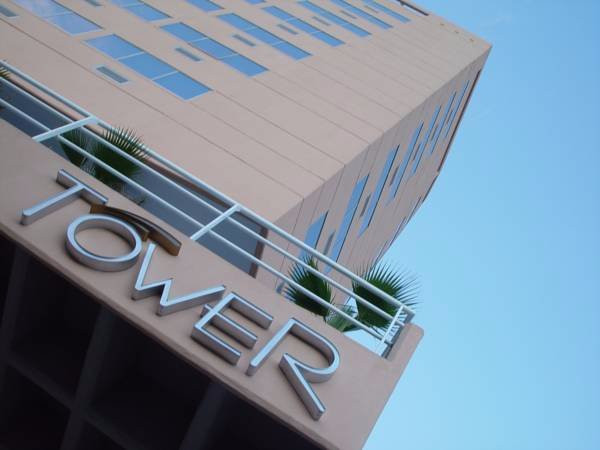 圣拉斐尔酒店住宿-Hotel Tower Inn & Suites