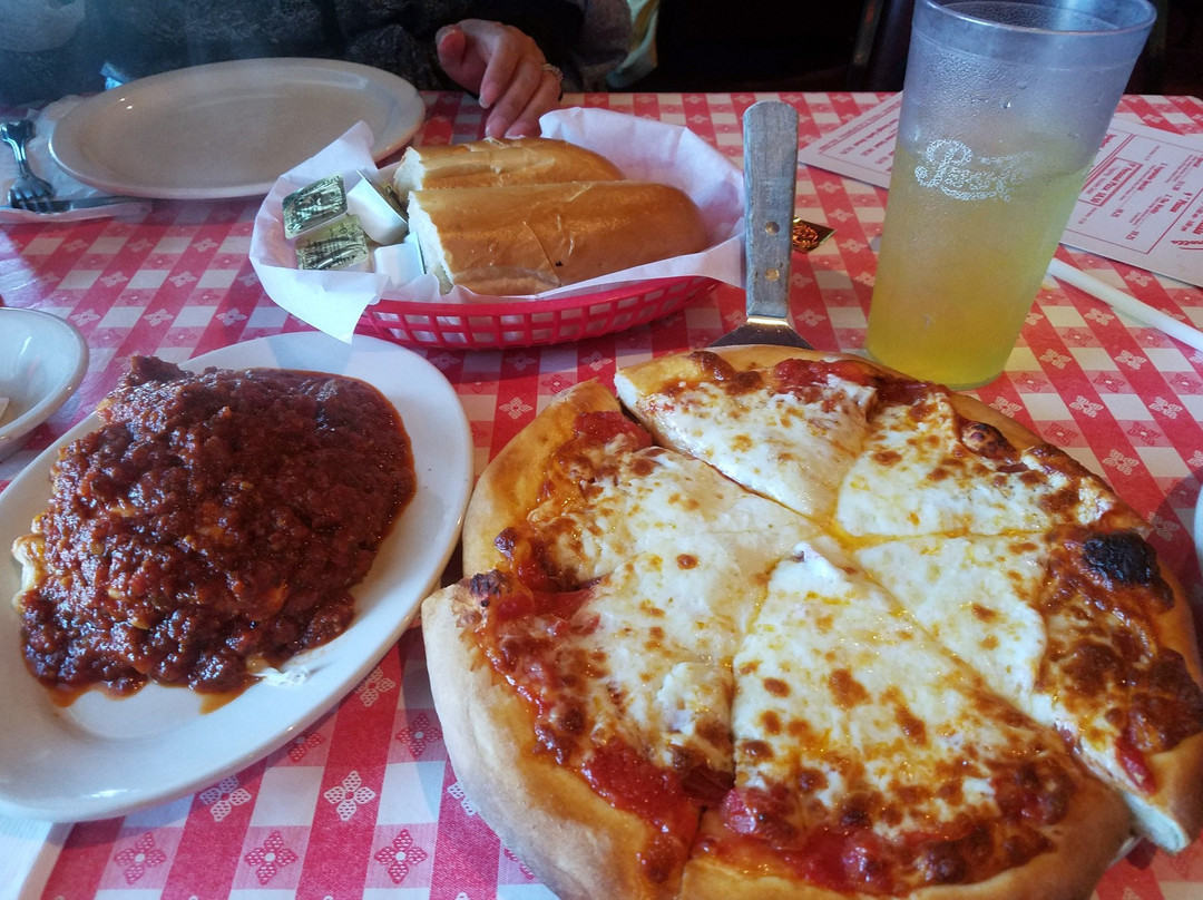 维斯塔餐馆和美食-Mama 'n Papa's Pizza Grotto